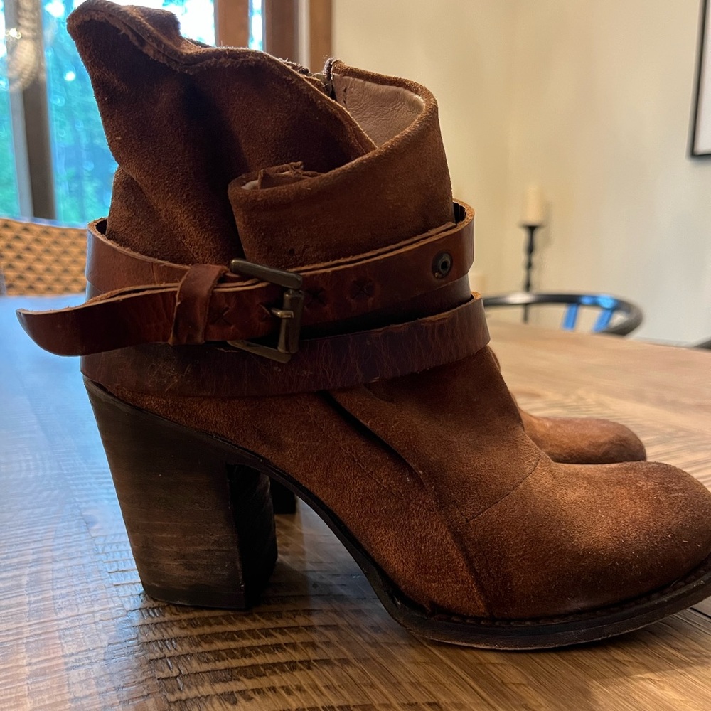 Freebird by Steven suede and leather booties sz 7